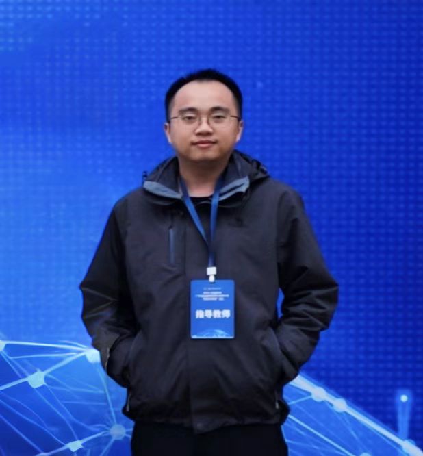 杨镇豪.jpg