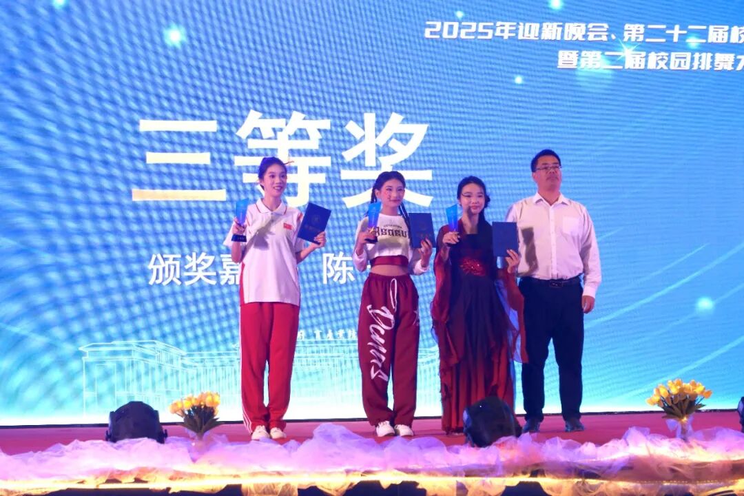 微信图片_2025-11-18_162121_260.jpg