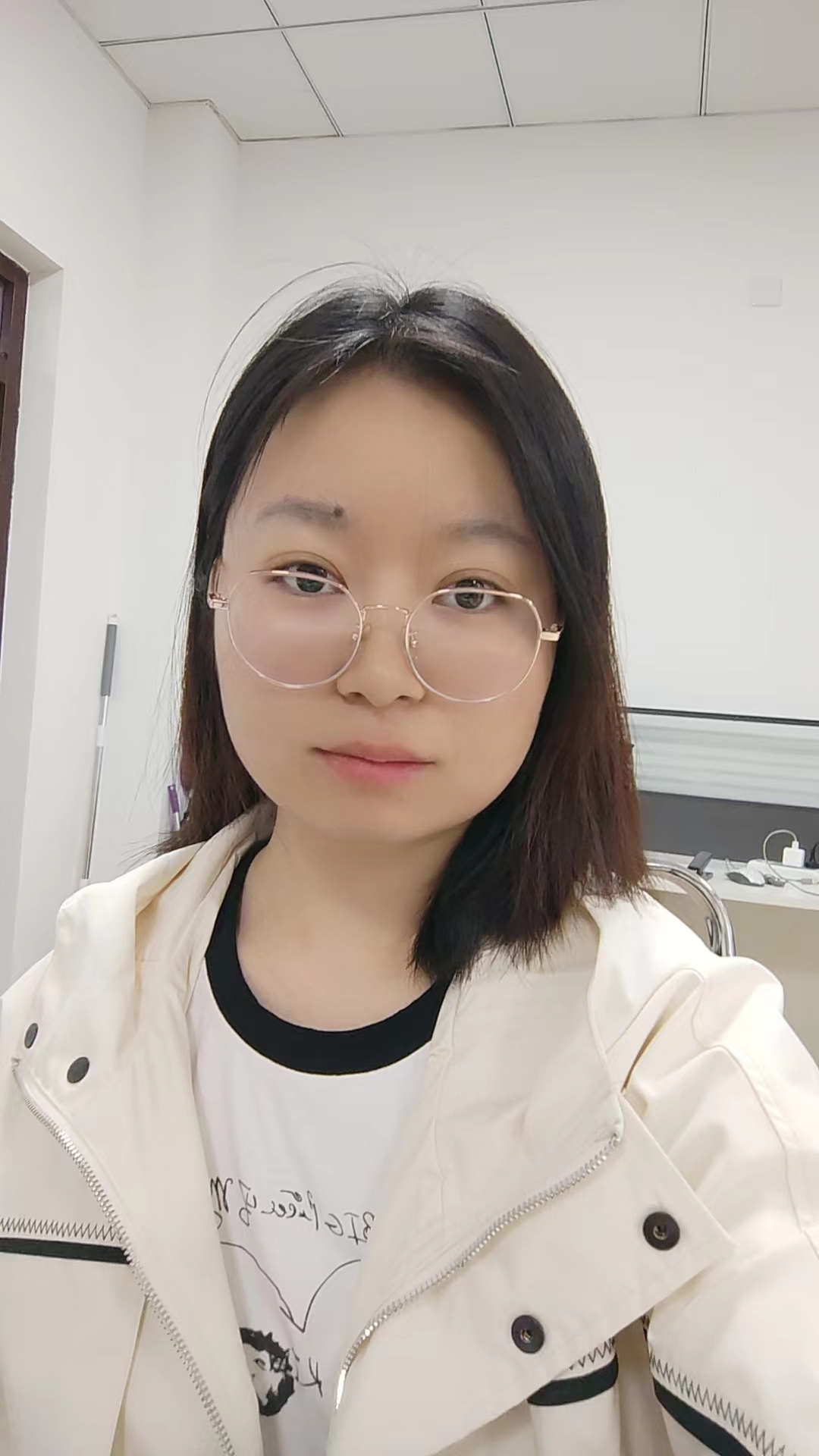 方亚嫌.jpg