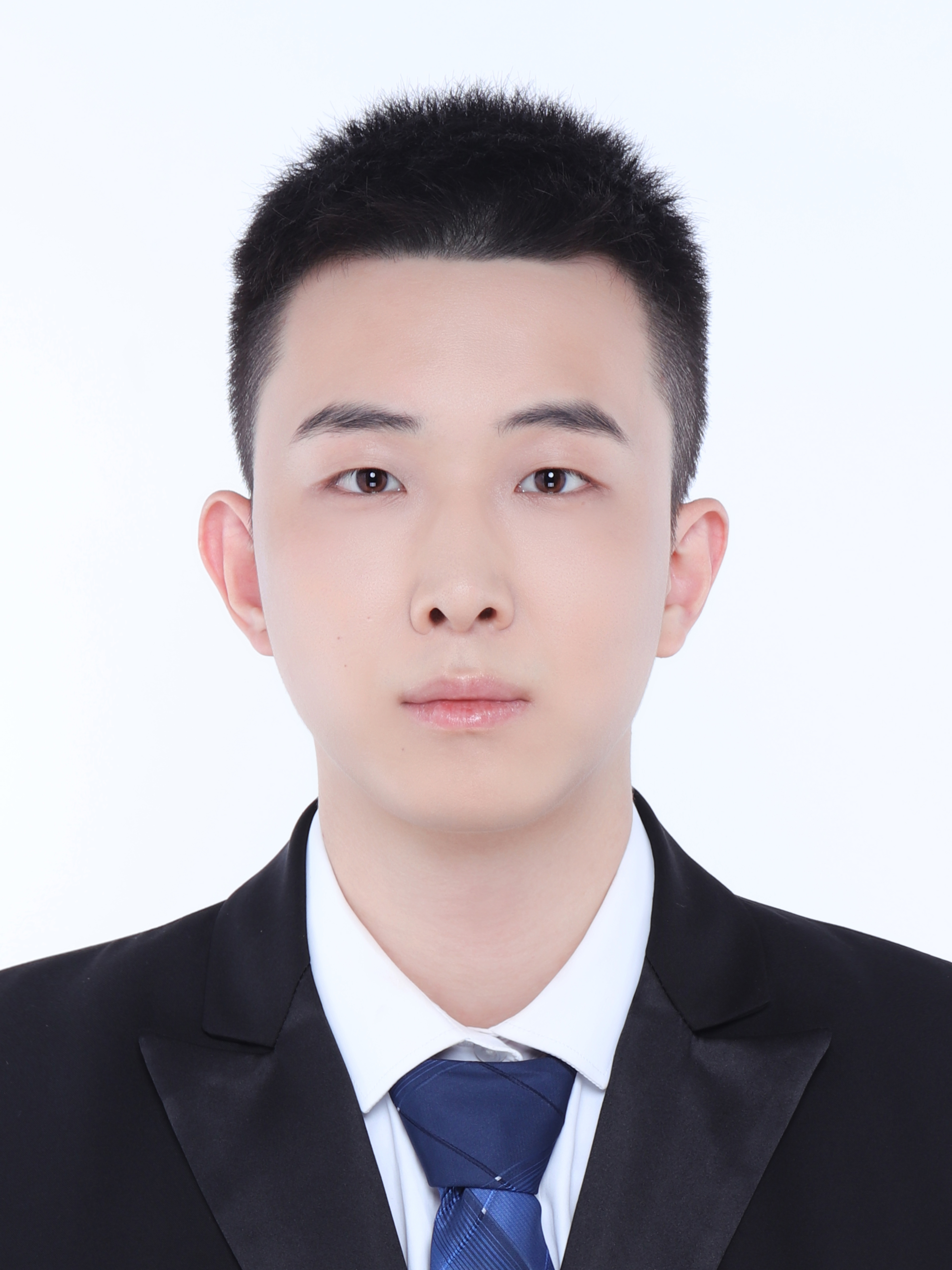 田闯.jpg
